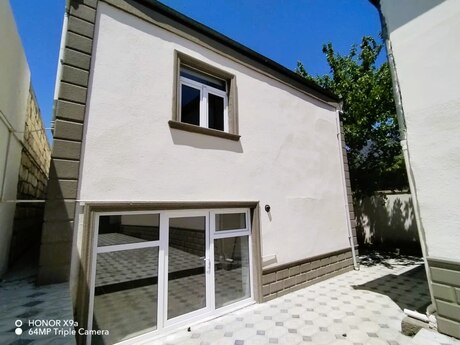 5 otaqlı həyət evi/bağ evi - Novxanı q. - 250 m²