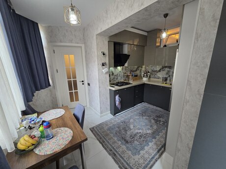 2-room apartment, 100 m², 8 Noyabr: 285 000 ₼ 3