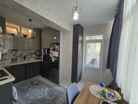 2-room apartment, 100 m², 8 Noyabr: 285 000 ₼ 5