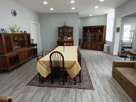 5 otaqlı həyət evi/bağ evi - Buzovna q. - 150 m²