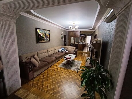 Elan №6156040 - Bakı, 8-ci mikrorayon q., 5 otaqlı, 130 m², 9/9 mərtəbə