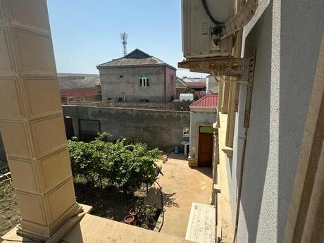 7 otaqlı həyət evi/bağ evi - Binə q. - 144 m²