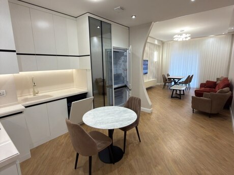 3 otaqlı yeni tikili - Ağ şəhər q. - 110 m²