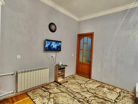 Elan №6157761 - Bakı, 28 May m., 2 otaqlı, 60 m², 2/5 mərtəbə
