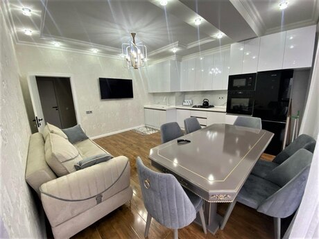 Elan №6157911 - Bakı, Nərimanov r., 3 otaqlı, 90 m², 16/17 mərtəbə