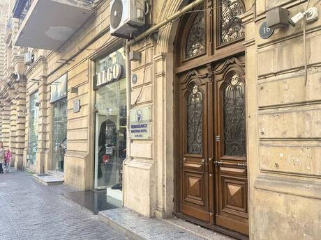 Elan №6158045 - Bakı, Sahil m., 1 otaqlı, 30 m², 1/3 mərtəbə