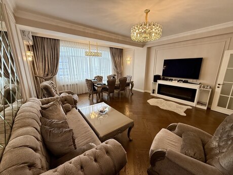 Объявление №6158261 - Баку, м. Кара Караев, 4-комн., 140 м², 15/17 этаж