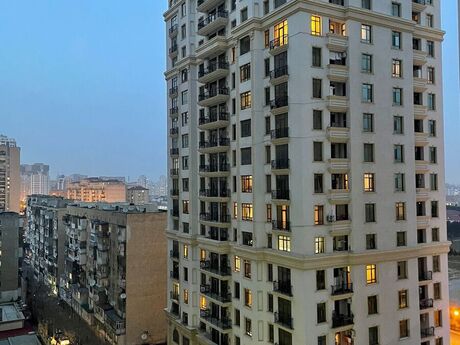Объявление №6158322 - Баку, м. Элмляр Академиясы, 4-комн., 147 м², 4/22 этаж