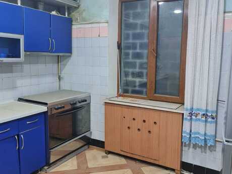3-room apartment for rent, 135 m², Sahil: 1 000 ₼/mo 3