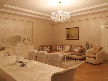 3 otaqlı mənzil, 180 m², Nizami: 650 000 ₼ 3