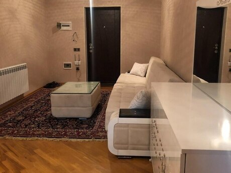 Elan №6159207 - Bakı, Nəriman Nərimanov m., 3 otaqlı, 160 m², 16/20 mərtəbə