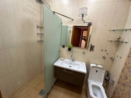 3-room apartment for rent, 80 m², 28 May: 1 000 ₼/mo 2