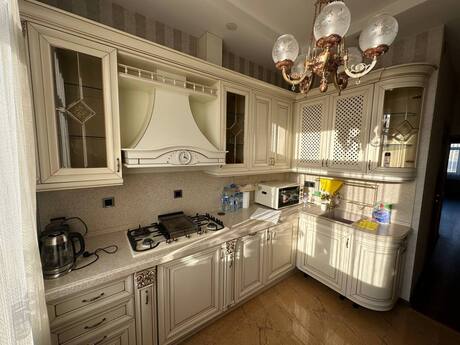 3-room apartment for rent, 80 m², 28 May: 1 000 ₼/mo 3