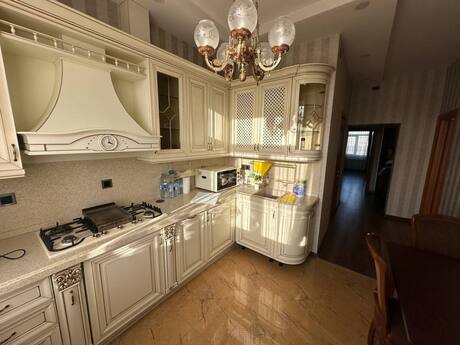 3-room apartment for rent, 80 m², 28 May: 1 000 ₼/mo 4