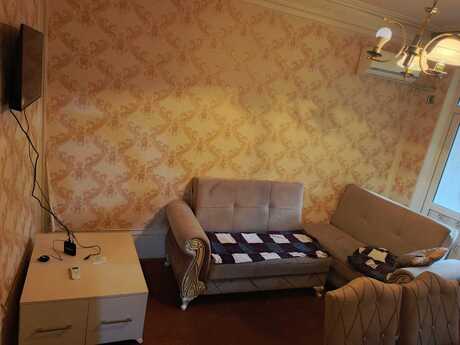Elan №6159784 - Bakı, Memar Əcəmi m., 2 otaqlı, 60 m², 2/5 mərtəbə