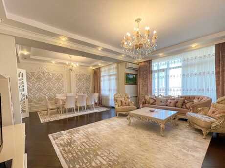 Объявление №6159881 - Баку, м. Ичеришехер, 4-комн., 240 м², 13/14 этаж