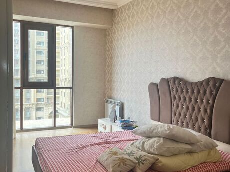 Elan №6160230 - Bakı, Səbail r., 3 otaqlı, 135 m², 7/18 mərtəbə