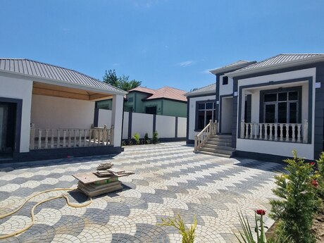 5 otaqlı həyət evi/bağ evi - Zabrat q. - 135 m²