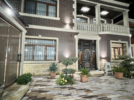 5 otaqlı həyət evi/bağ evi - Binəqədi r. - 320 m²