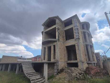 Elan №6161507 - Bakı, Novxanı q., 7 otaqlı, 300 m²