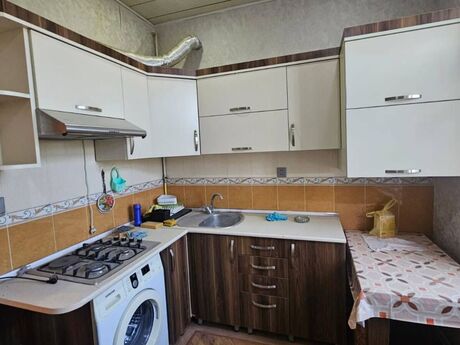 Elan №6161513 - Bakı, Şah İsmayıl Xətai m., 2 otaqlı, 60 m², 2/4 mərtəbə