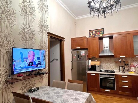 Elan №6161643 - Bakı, Nizami m., 3 otaqlı, 70 m², 2/4 mərtəbə