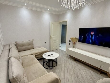 2 otaqlı mənzil, 65 m², 8-ci mikrorayon: 230 000 ₼ 2