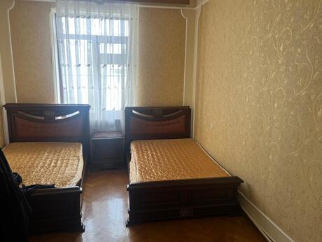 Elan №6161779 - Bakı, Elmlər Akademiyası m., 3 otaqlı, 70 m², 4/4 mərtəbə