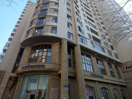 Elan №6161871 - Bakı, Elmlər Akademiyası m., 4 otaqlı, 221 m², 10/18 mərtəbə