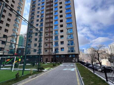2 otaqlı mənzil, 70,2 m², 28 May: 250 000 ₼ 2