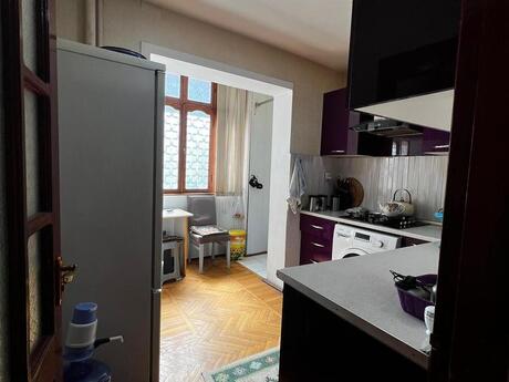 5 otaqlı köhnə tikili - İnşaatçılar m. - 130 m²