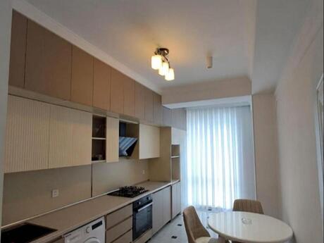 3 otaqlı yeni tikili - 28 May m. - 130 m²