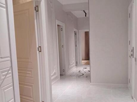 3 otaqlı yeni tikili - 28 May m. - 130 m²