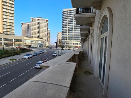 4 otaqlı yeni tikili - Ağ şəhər q. - 145 m²