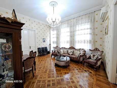 Объявление №6162466 - Баку, м. 28 мая, 3-комн., 100 м², 2/4 этаж