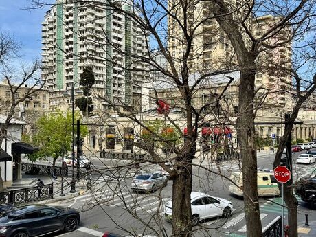 Elan №6162465 - Bakı, Sahil m., 2 otaqlı, 50 m², 2/4 mərtəbə