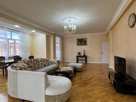 Elan №6162522 - Bakı, 28 May m., 3 otaqlı, 175 m², 18/20 mərtəbə