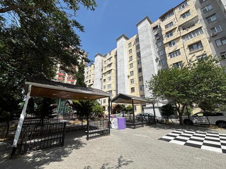 2 otaqlı köhnə tikili - 8 Noyabr m. - 63.7 m²
