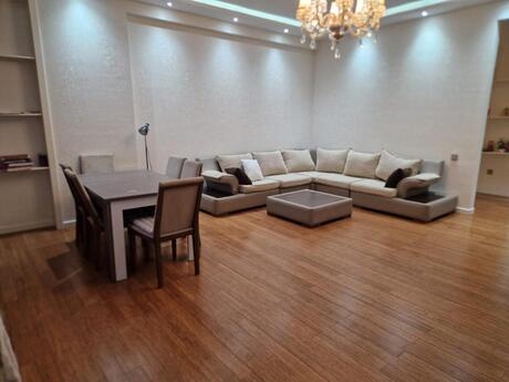 Elan №6162856 - Bakı, Nizami m., 4 otaqlı, 200 m², 4/17 mərtəbə