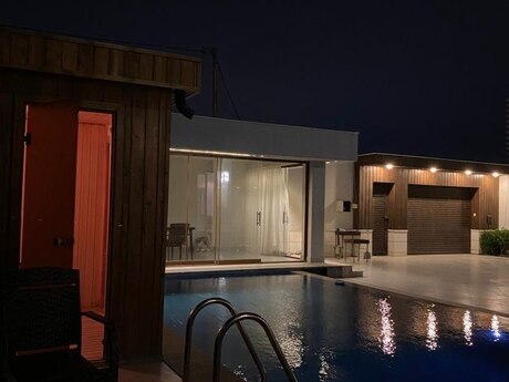 4 otaqlı həyət evi/bağ evi - Buzovna q. - 210 m²