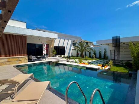 5 otaqlı həyət evi/bağ evi - Mərdəkan q. - 240 m²