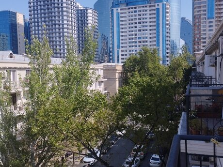 2 otaqlı köhnə tikili - 28 May m. - 45 m²