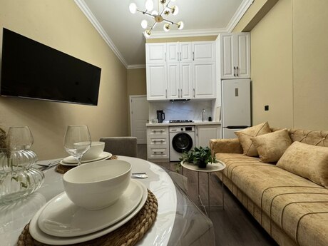 Аренда: 3-комнатная квартира, 85 м², Nizami: 70 ₼/мес 3