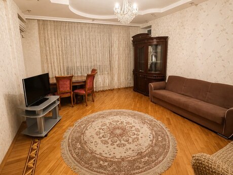 Объявление №6163323 - Баку, м. Насими, 3-комн., 130 м², 5/6 этаж