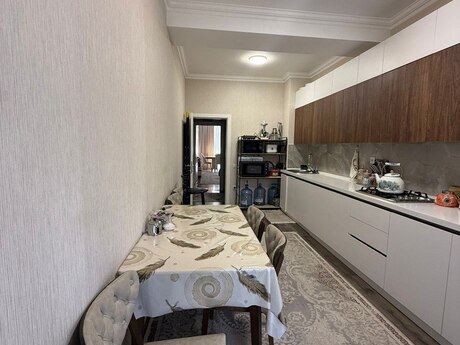 Объявление №6163325 - Баку, м. 20 января, 3-комн., 110 м², 2/20 этаж