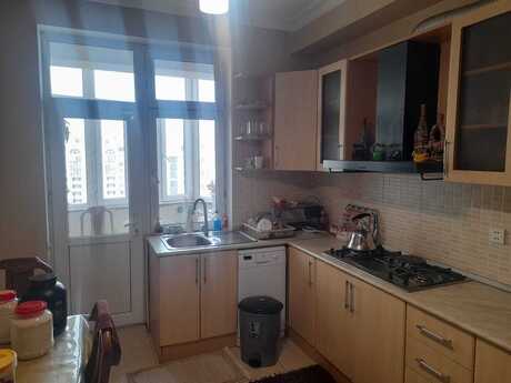 4-комнатная квартира, 154 м², 28 May: 350 000 ₼ 5