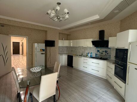 Elan №6163772 - Bakı, 8 Noyabr m., 3 otaqlı, 185 m², 9/27 mərtəbə