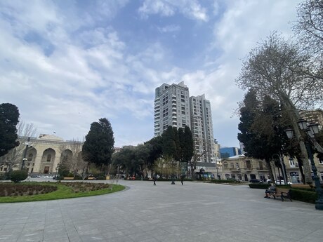 4 otaqlı mənzil, 240 m², 28 May: 720 000 ₼ 2