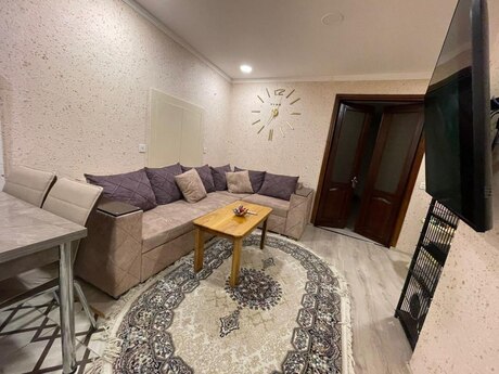 Elan №6164339 - Bakı, İçəri Şəhər m., 2 otaqlı, 50 m², 1/2 mərtəbə