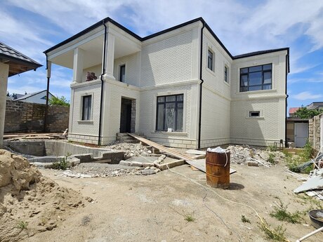 8 otaqlı həyət evi/bağ evi - Mərdəkan q. - 300 m²